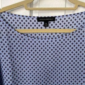 Cute Banana Republic blouse in adorable flower pattern! Size XL